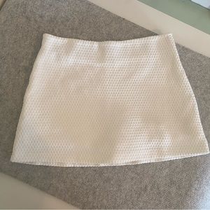 NWOT ZARA White Textured Mini Skort